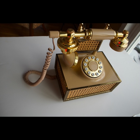 Fun old phone - Picture 2 of 8